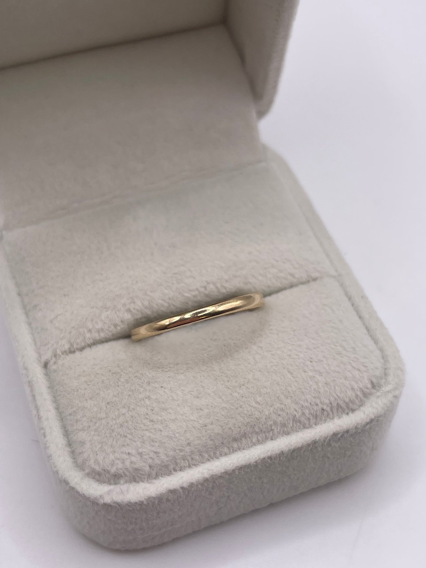 9ct gold band