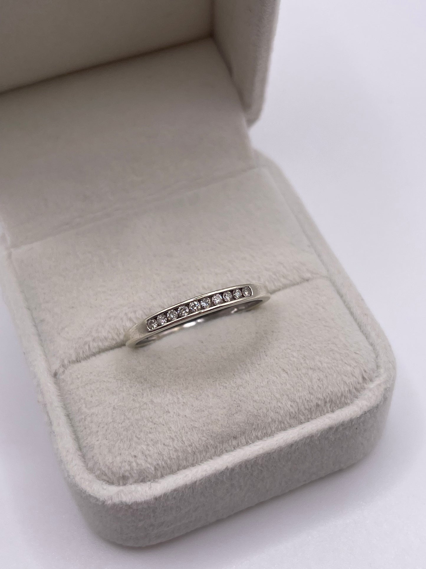 9ct white gold diamond ring