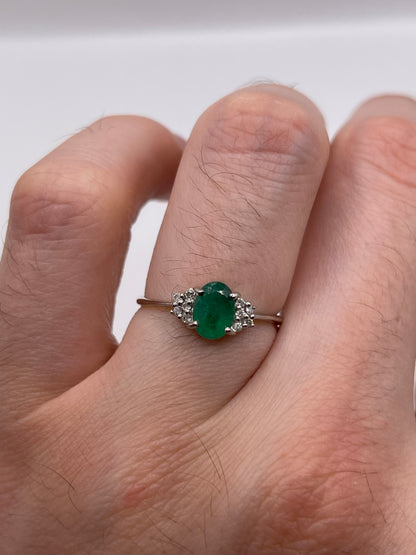 9ct white gold emerald and diamond ring