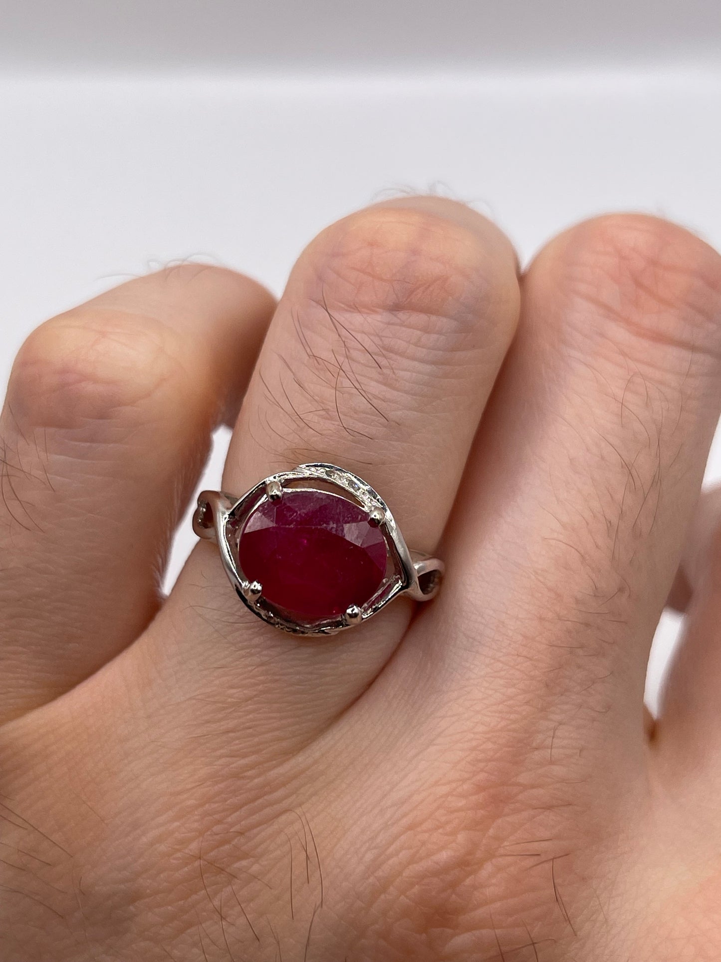 9ct white gold ruby and diamond ring