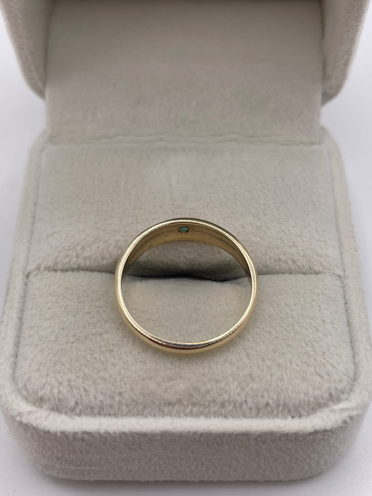 9ct gold emerald gypsy ring