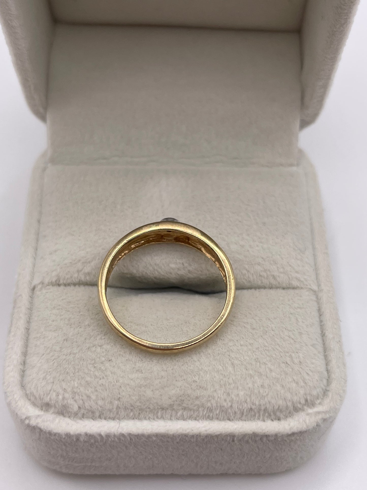 9ct gold diamond ring