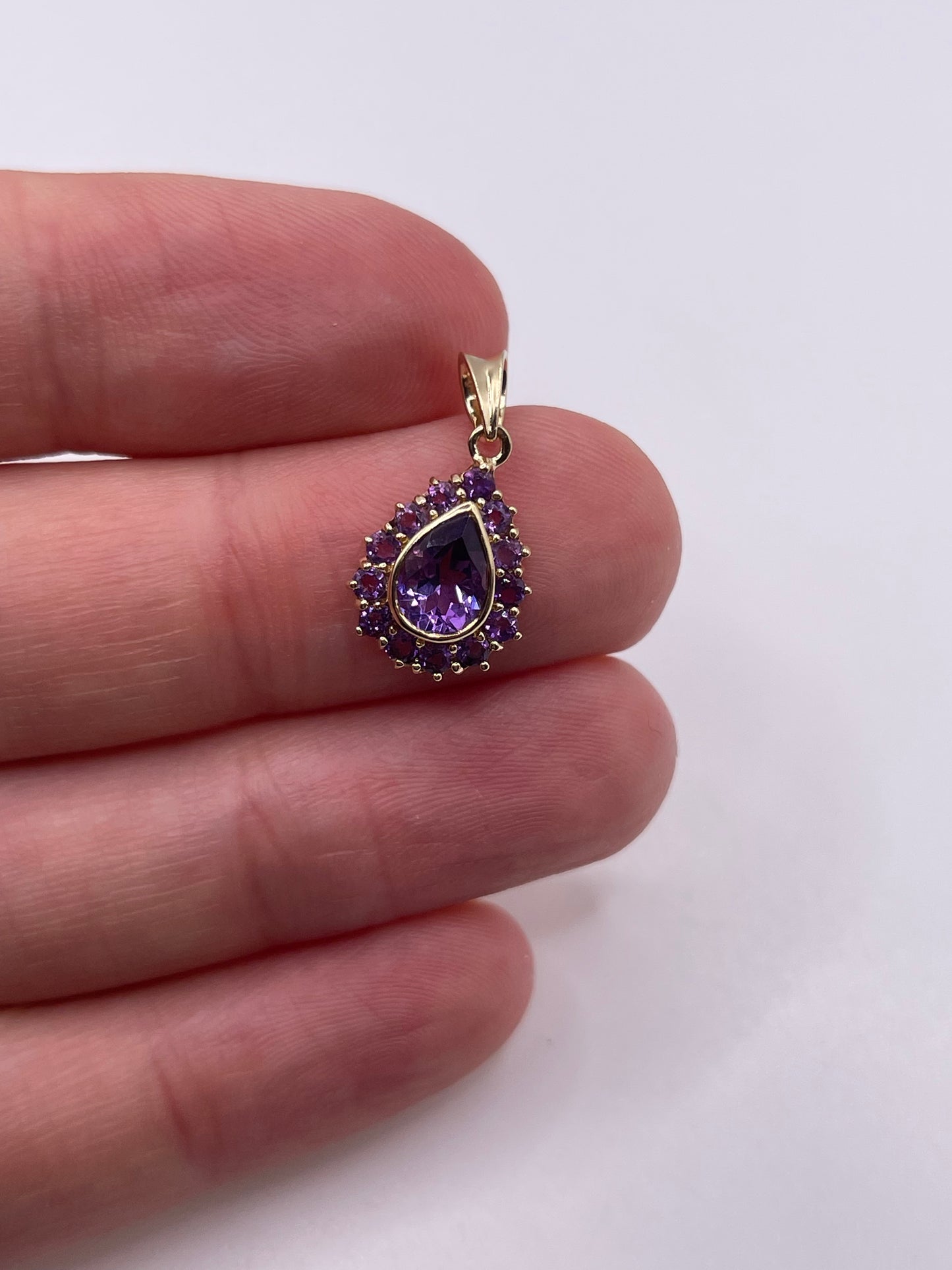 9ct gold amethyst pendant