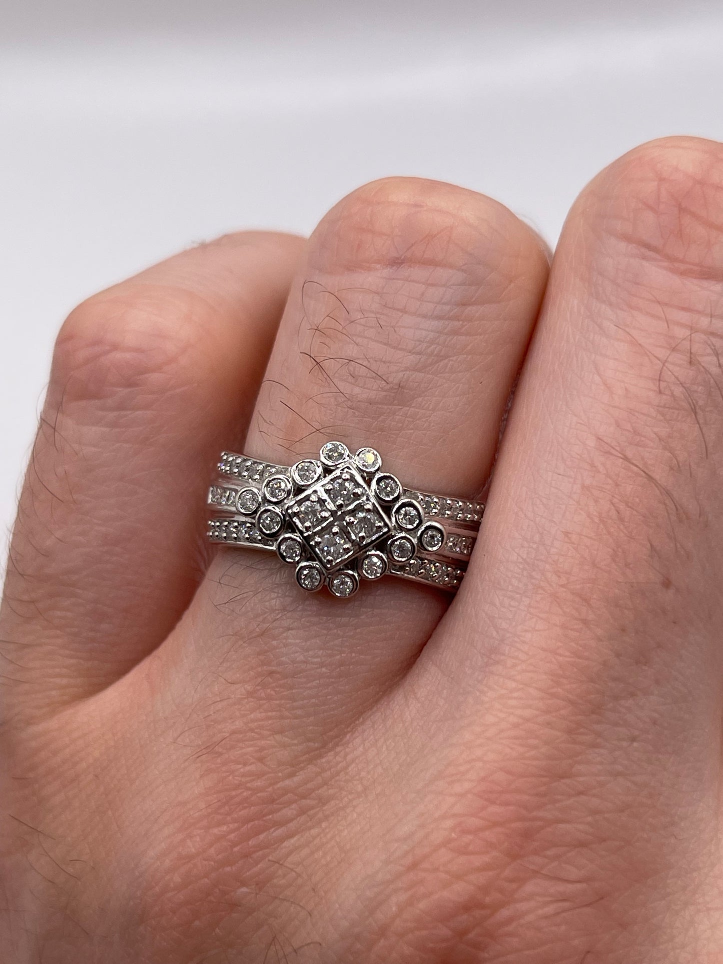 9ct white gold diamond cluster ring