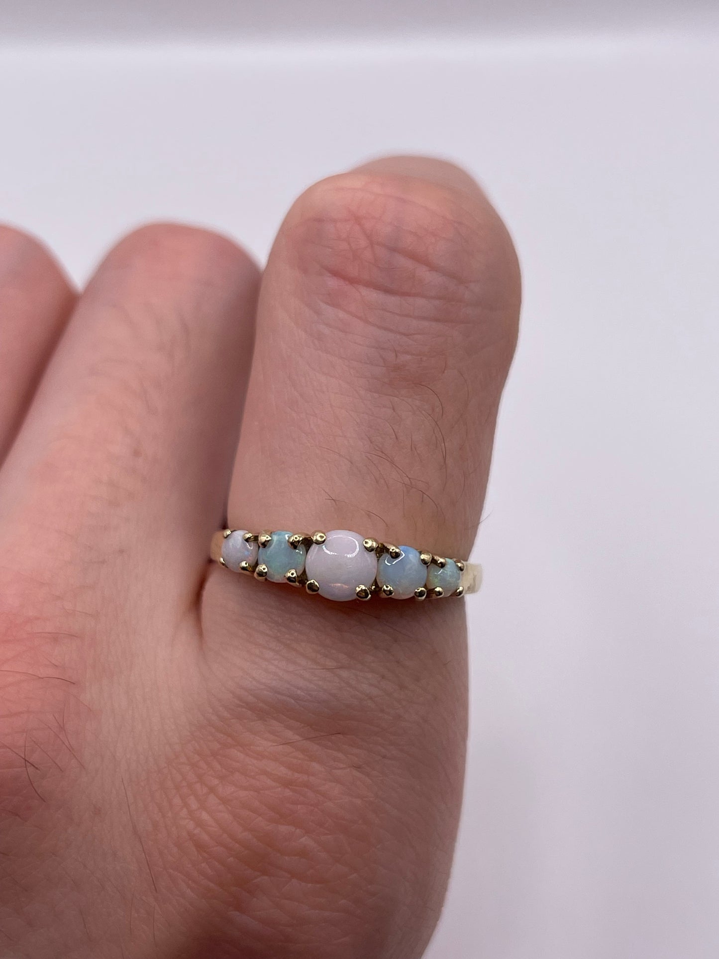 9ct gold opal ring
