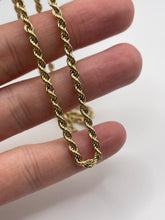 Load image into Gallery viewer, 9ct gold chain 384
