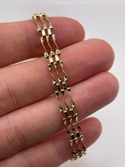 9ct gold padlock bracelet