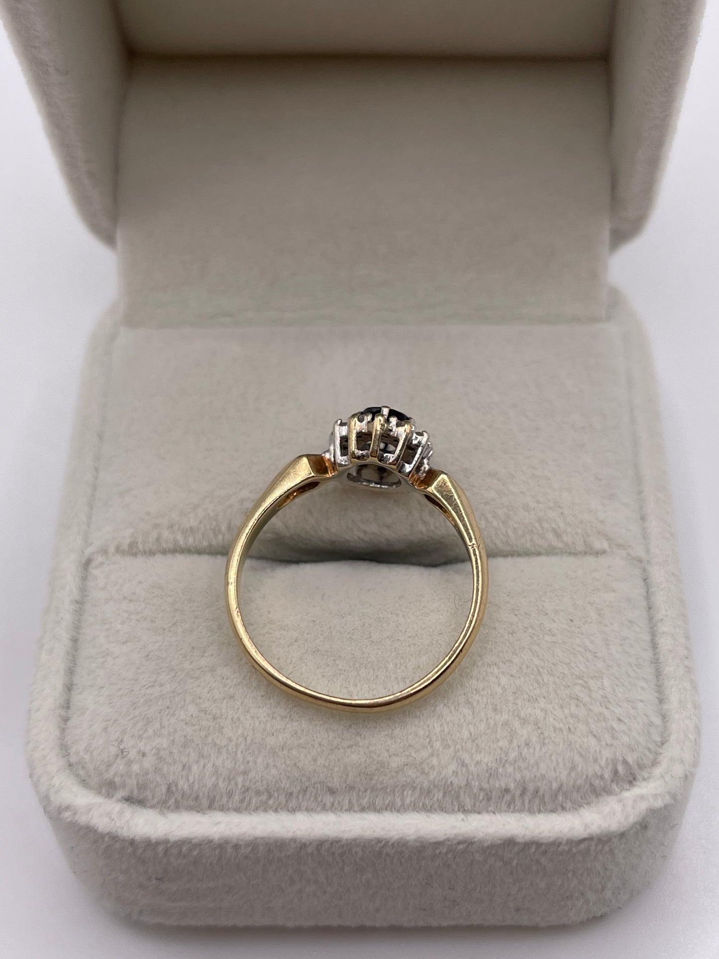 9ct gold sapphire and diamond ring