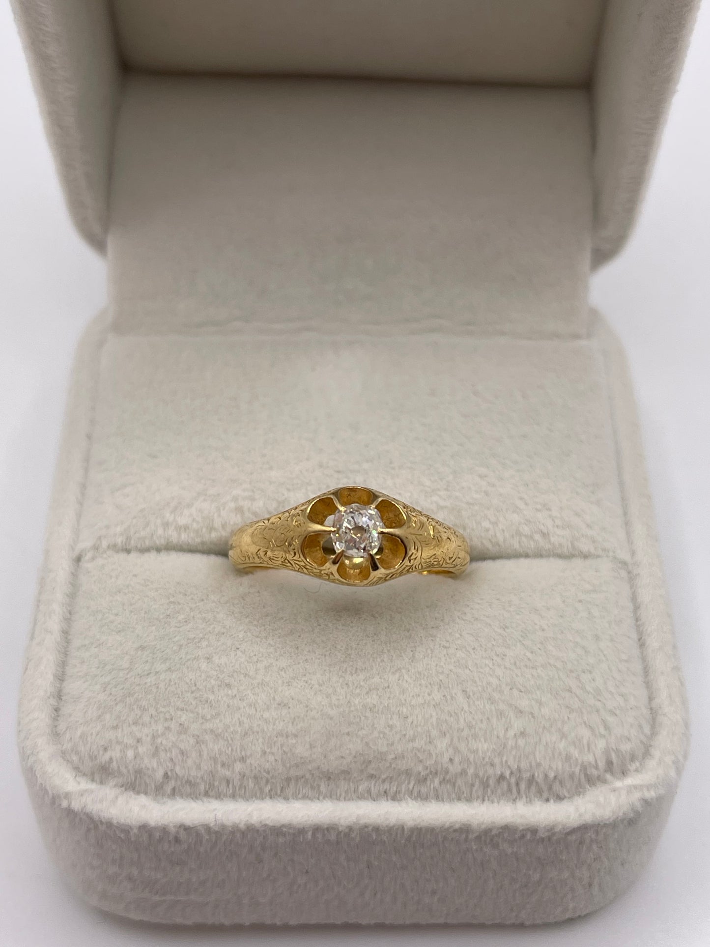 Antique 18ct gold diamond gypsy ring