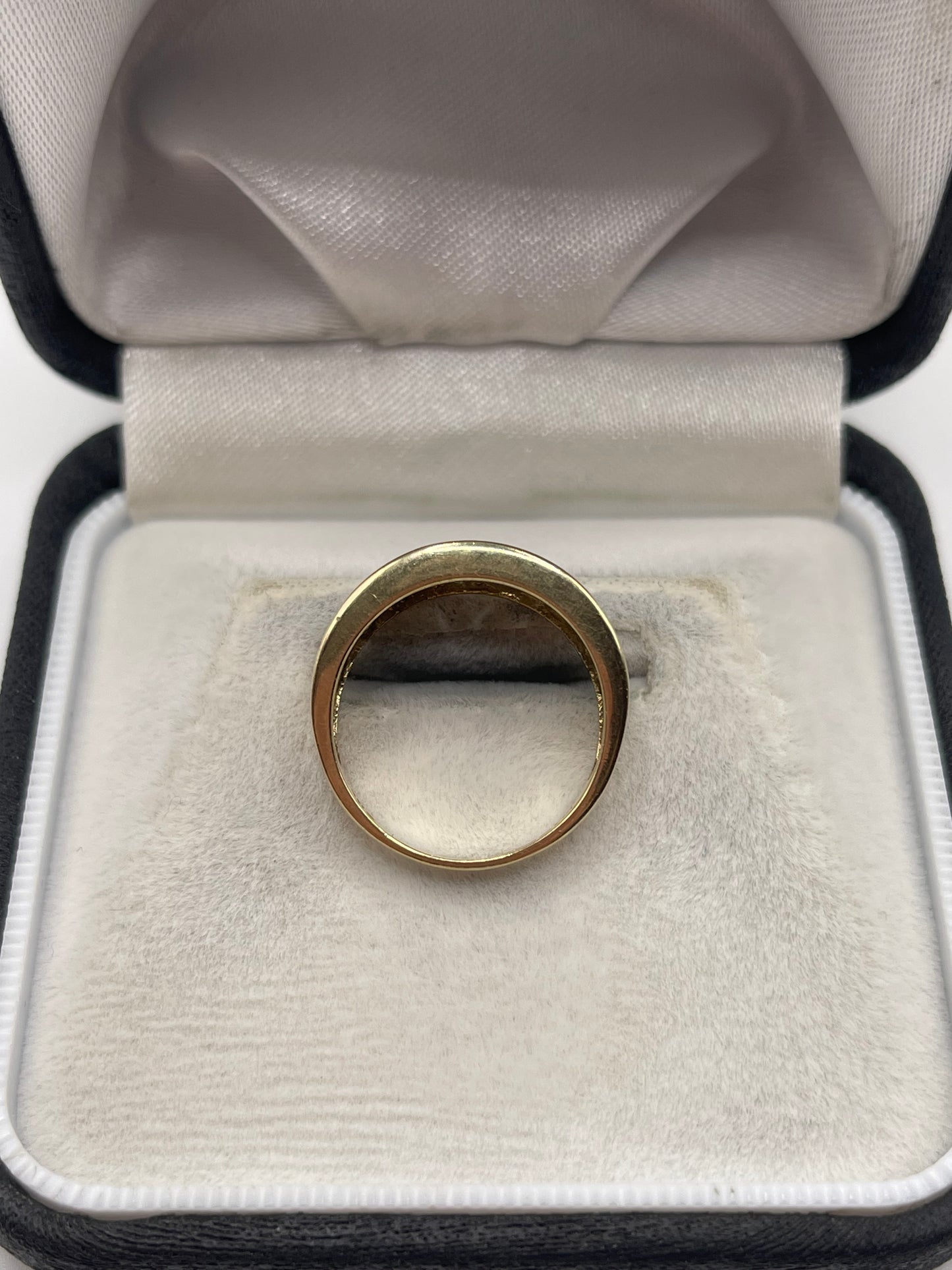 9ct gold diamond Greek key ring