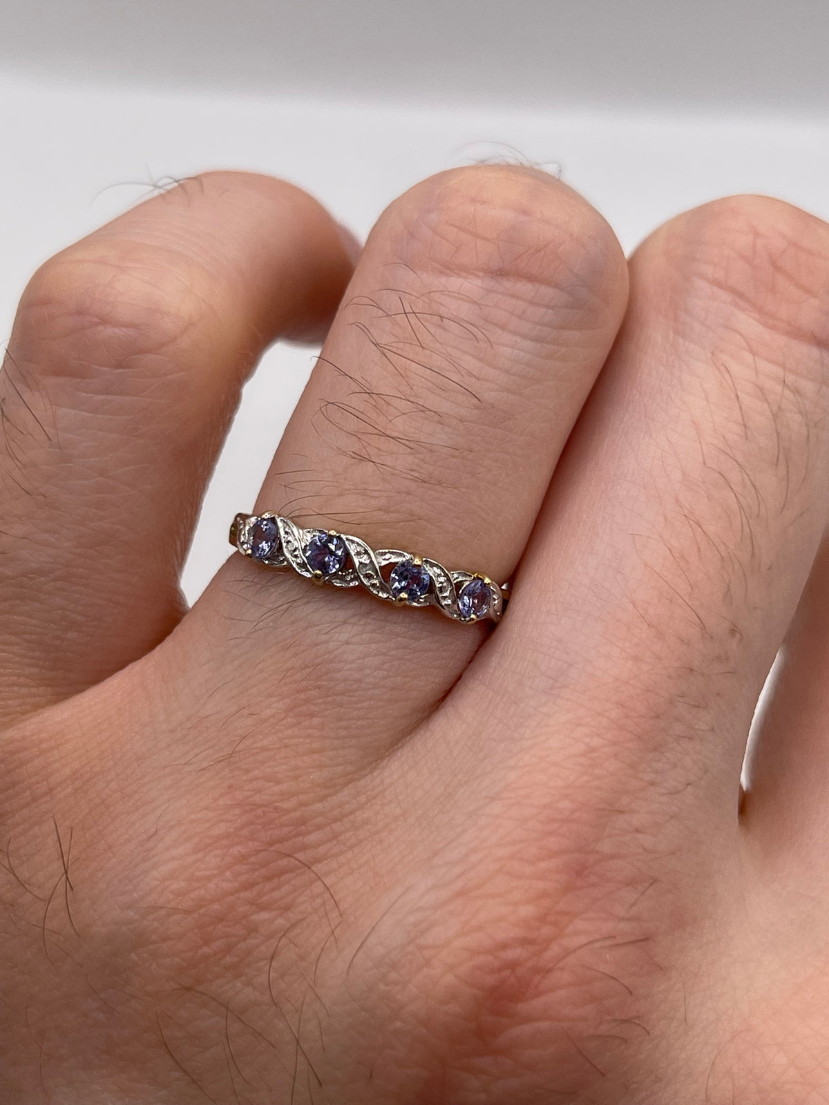 9ct gold tanzanite and diamond ring