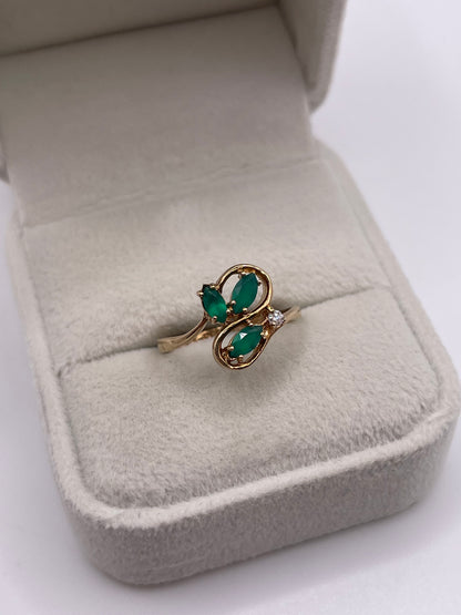 9ct gold green agate and cz ring
