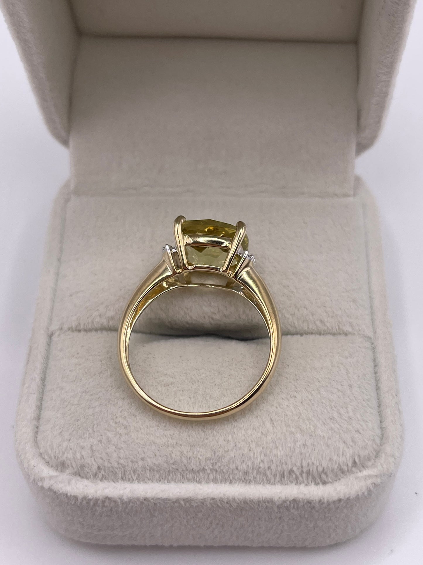 9ct gokd quartz and diamond ring