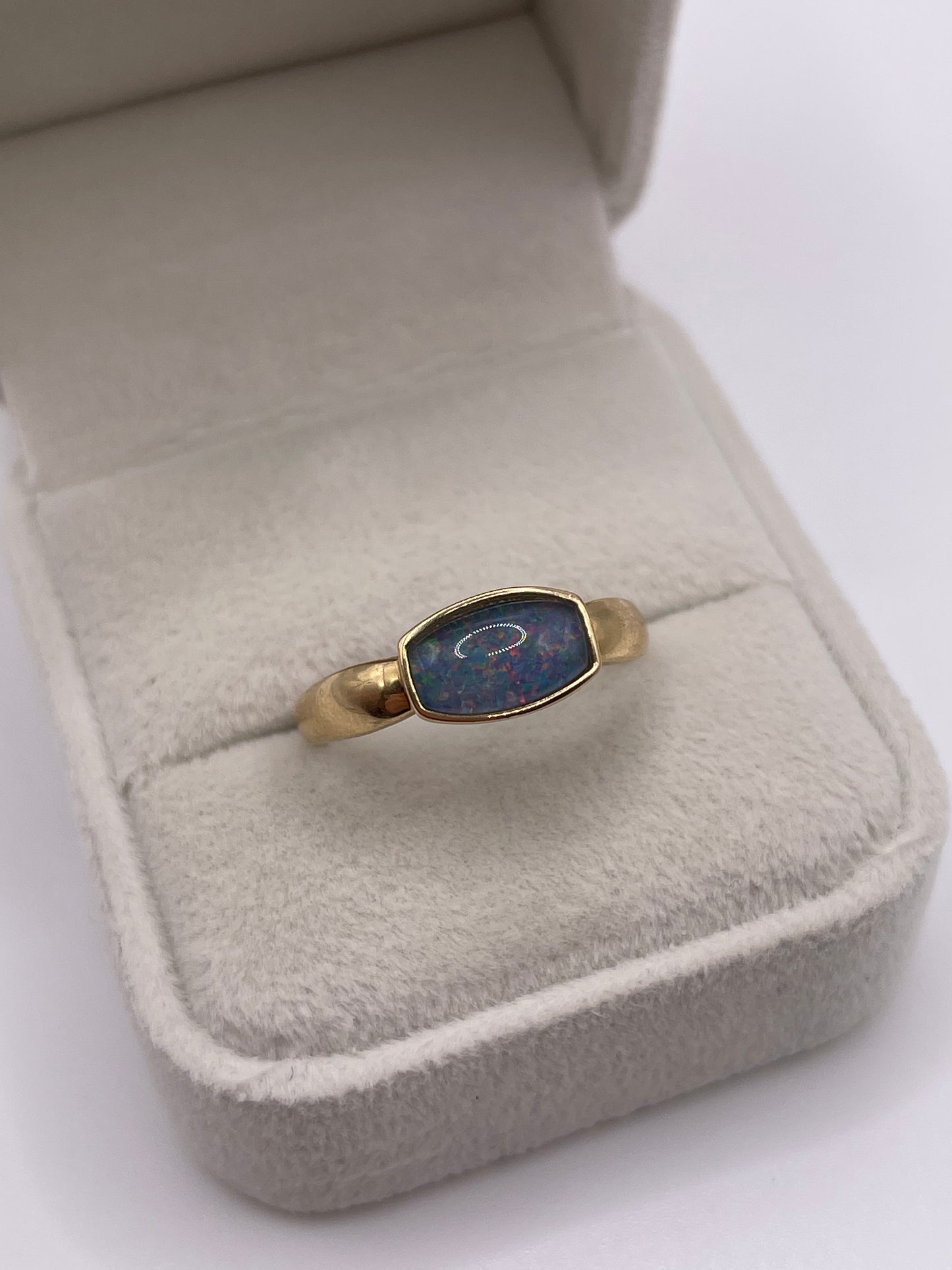 9ct gold black opal triplet ring