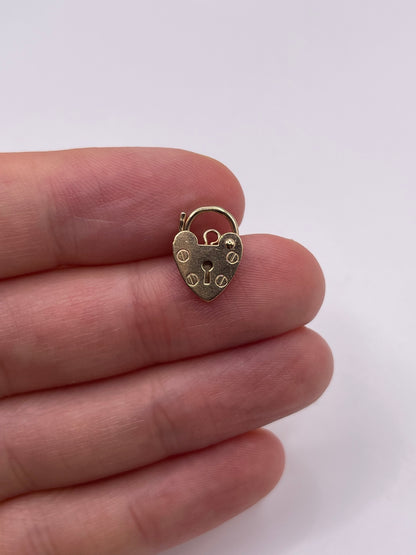 9ct gold padlock 4