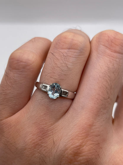 9ct white gold aquamarine and diamond ring