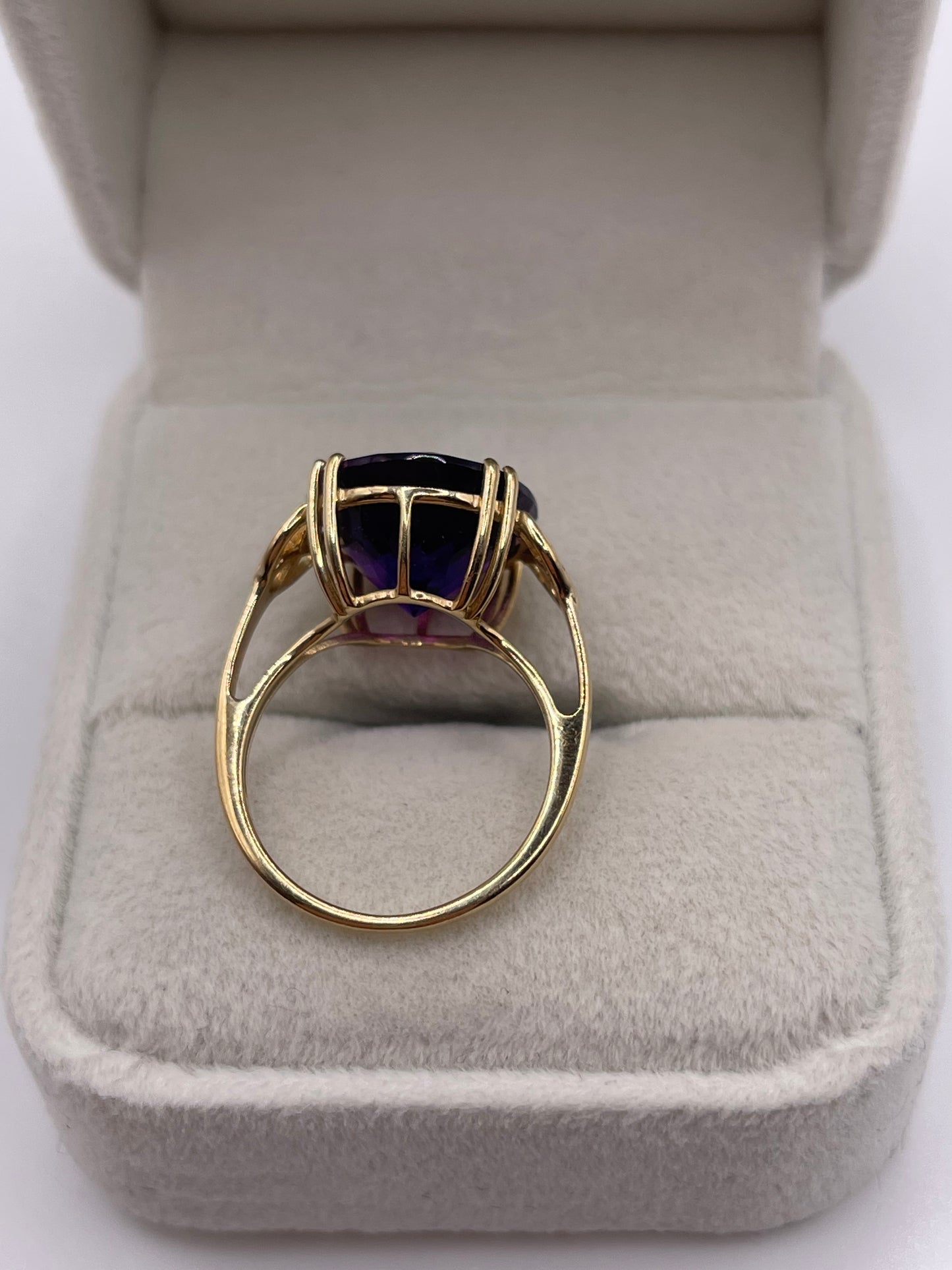 9ct gold amethyst ring
