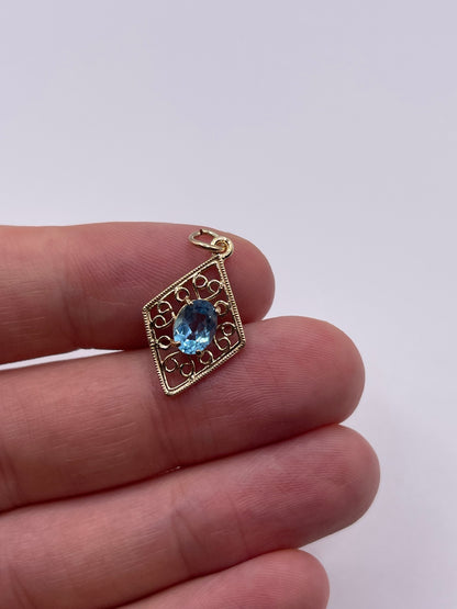 9ct gold topaz pendant