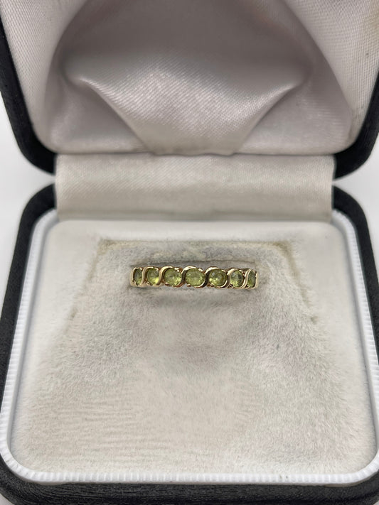 9ct gold peridot ring