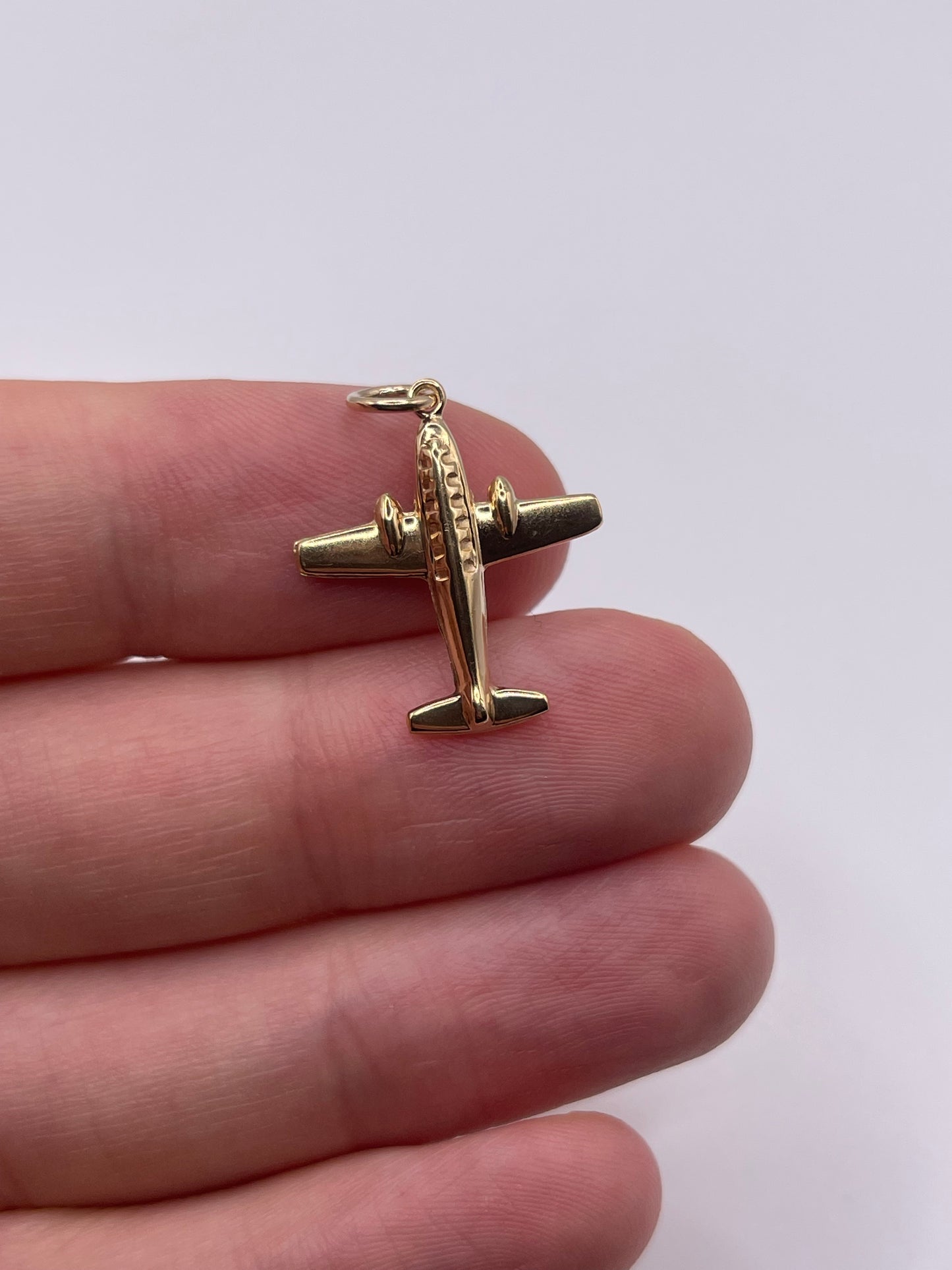 9ct gold aeroplane charm