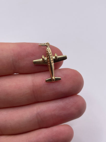 9ct gold aeroplane charm