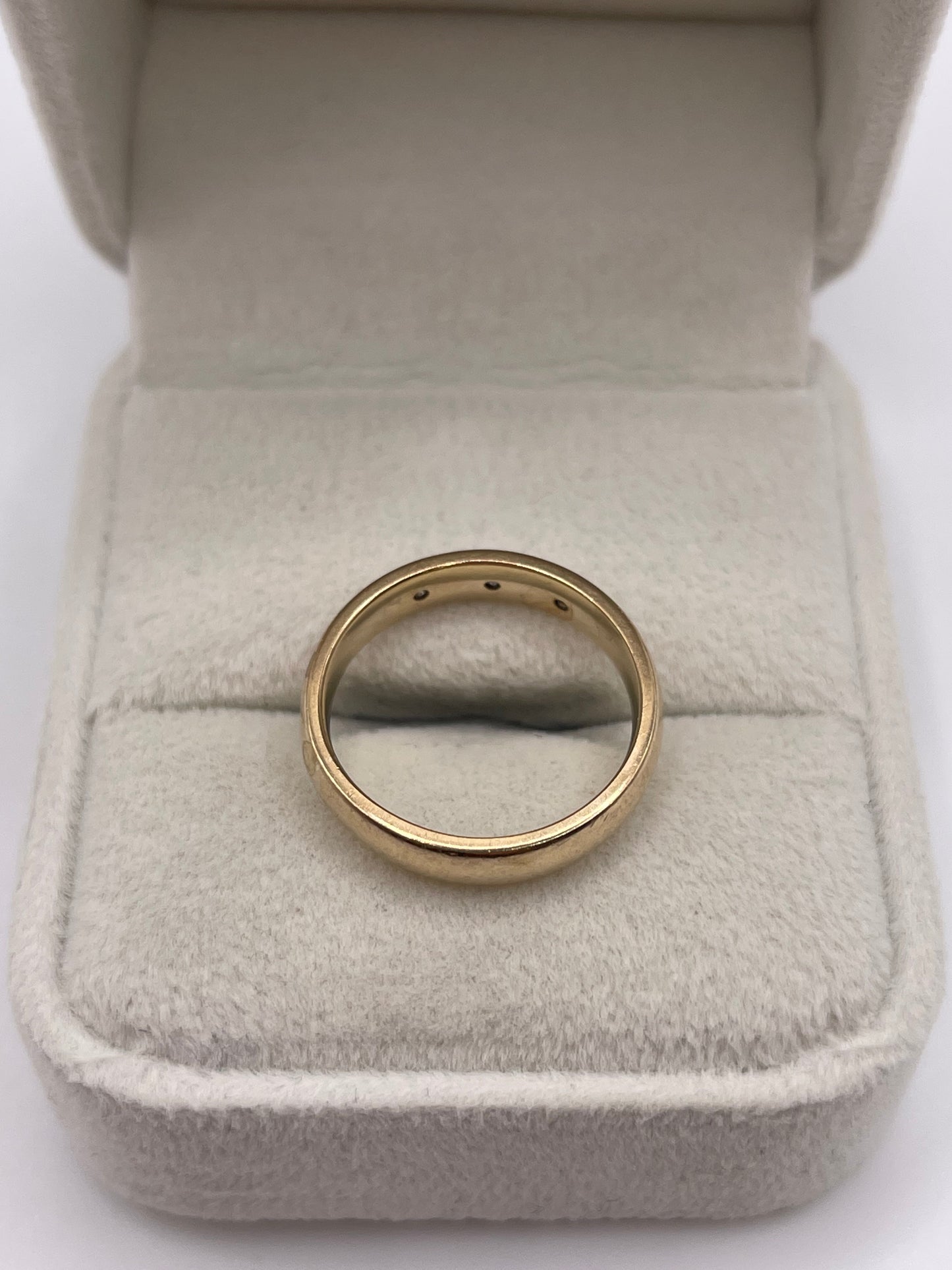 9ct gold diamond ring