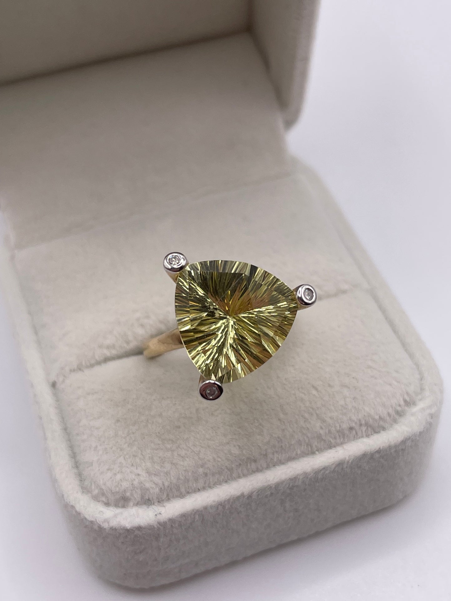9ct gold quartz and diamond ring