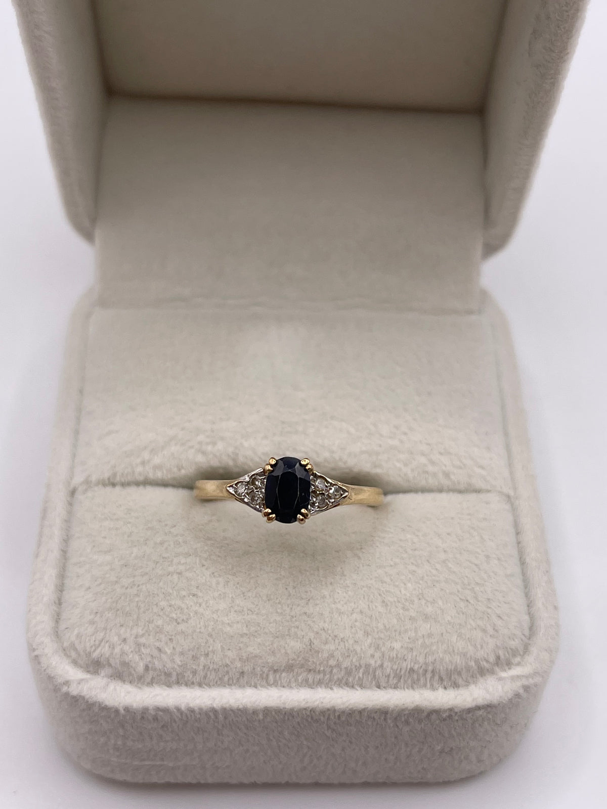 9ct gold sapphire and diamond ring
