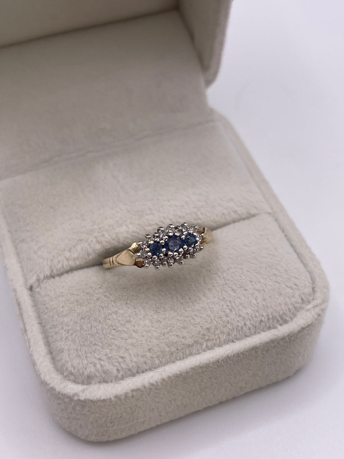 9ct gold sapphire and diamond ring