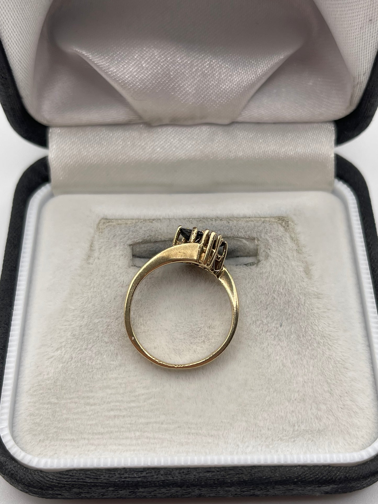 9ct gold sapphire and diamond ring