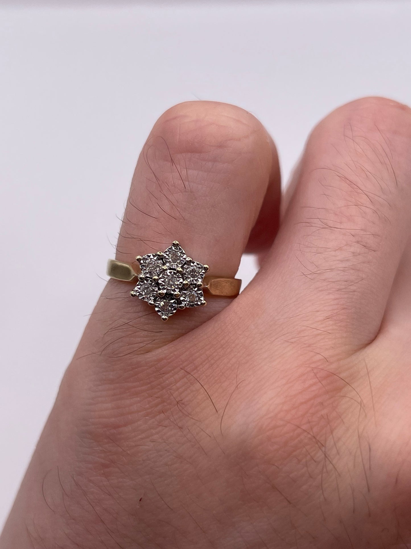 9ct gold diamond cluster ring