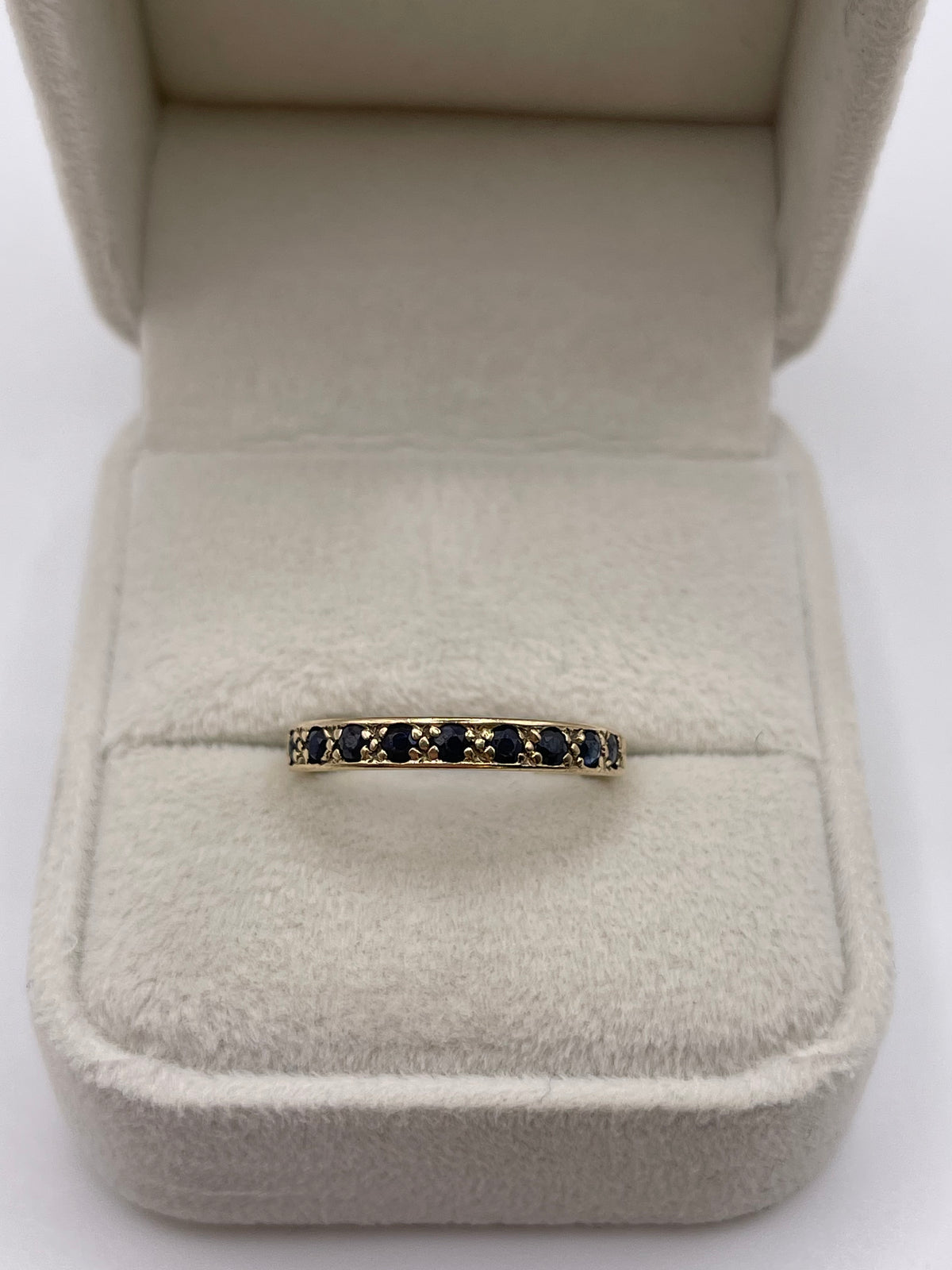 9ct gold sapphire ring