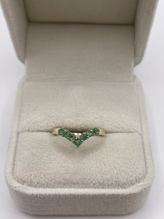 9ct gold emerald wishbone ring