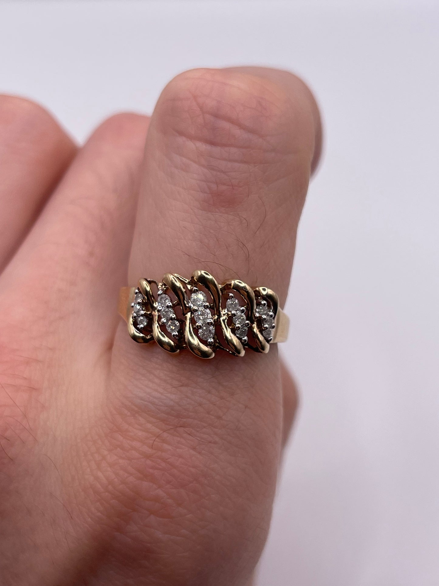 9ct gold diamond ring