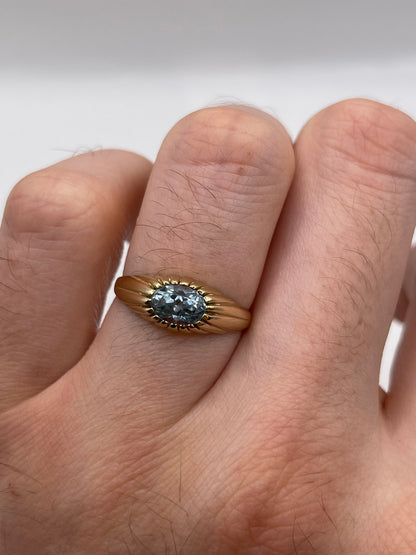 9ct gold aquamarine ring
