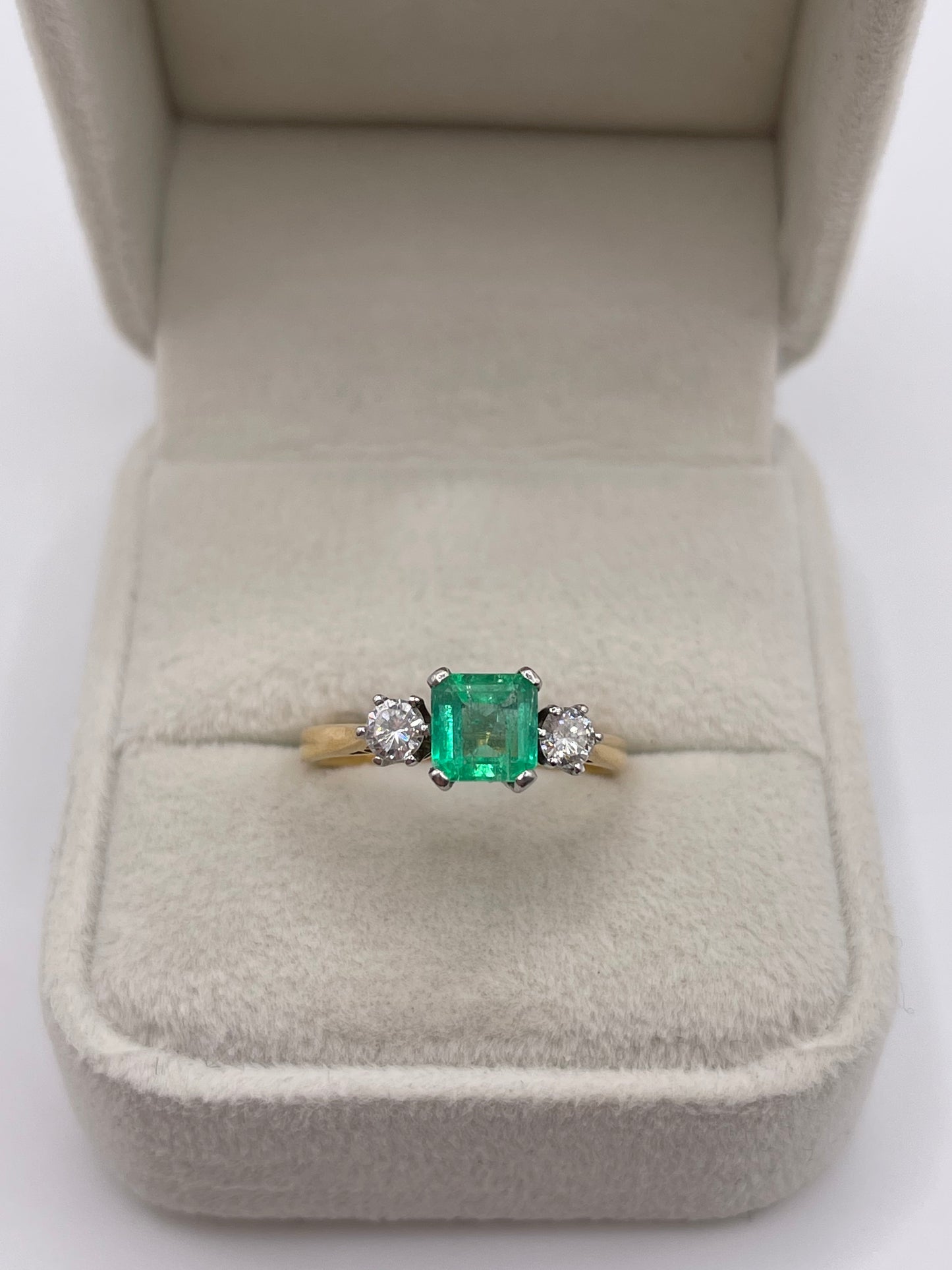 18ct gold emerald and diamond ring