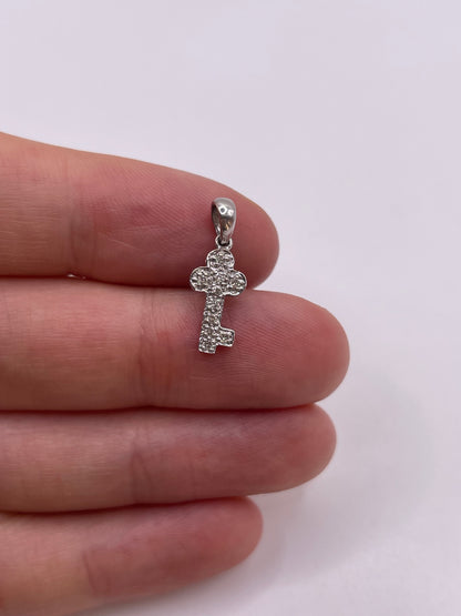 9ct white gold diamond key pendant
