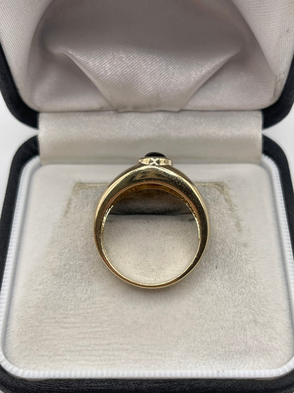 Heavy 9ct gold cabochon garnet ring
