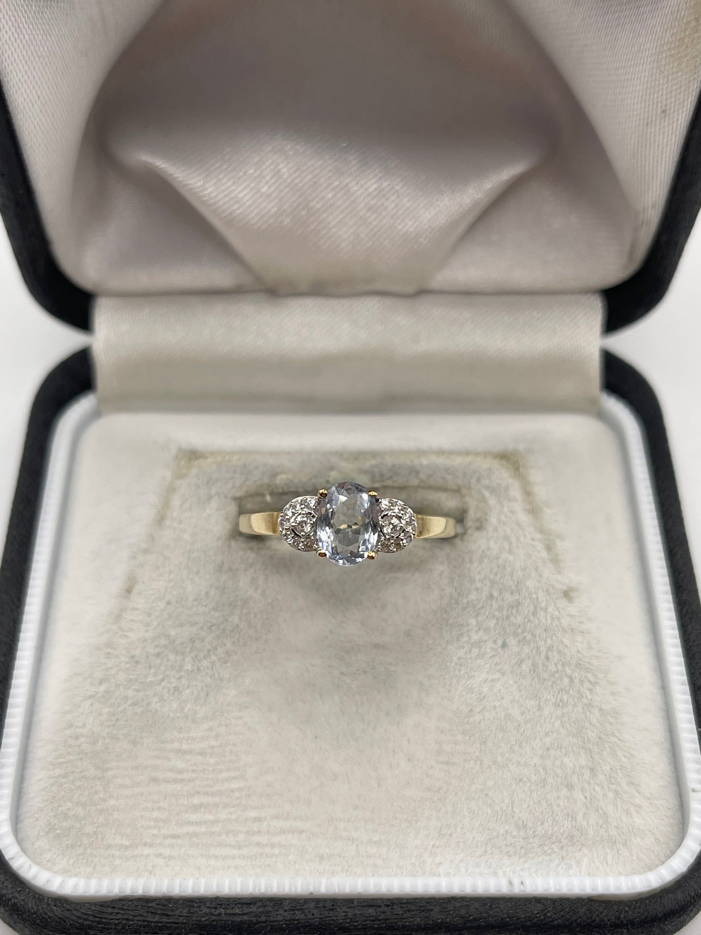 9ct gold aquamarine and diamond ring