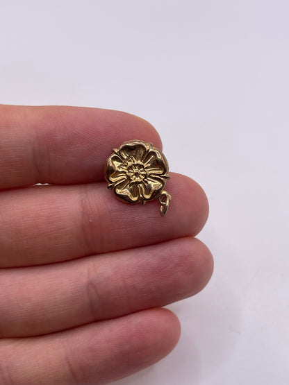 9ct gold Tudor rose charm