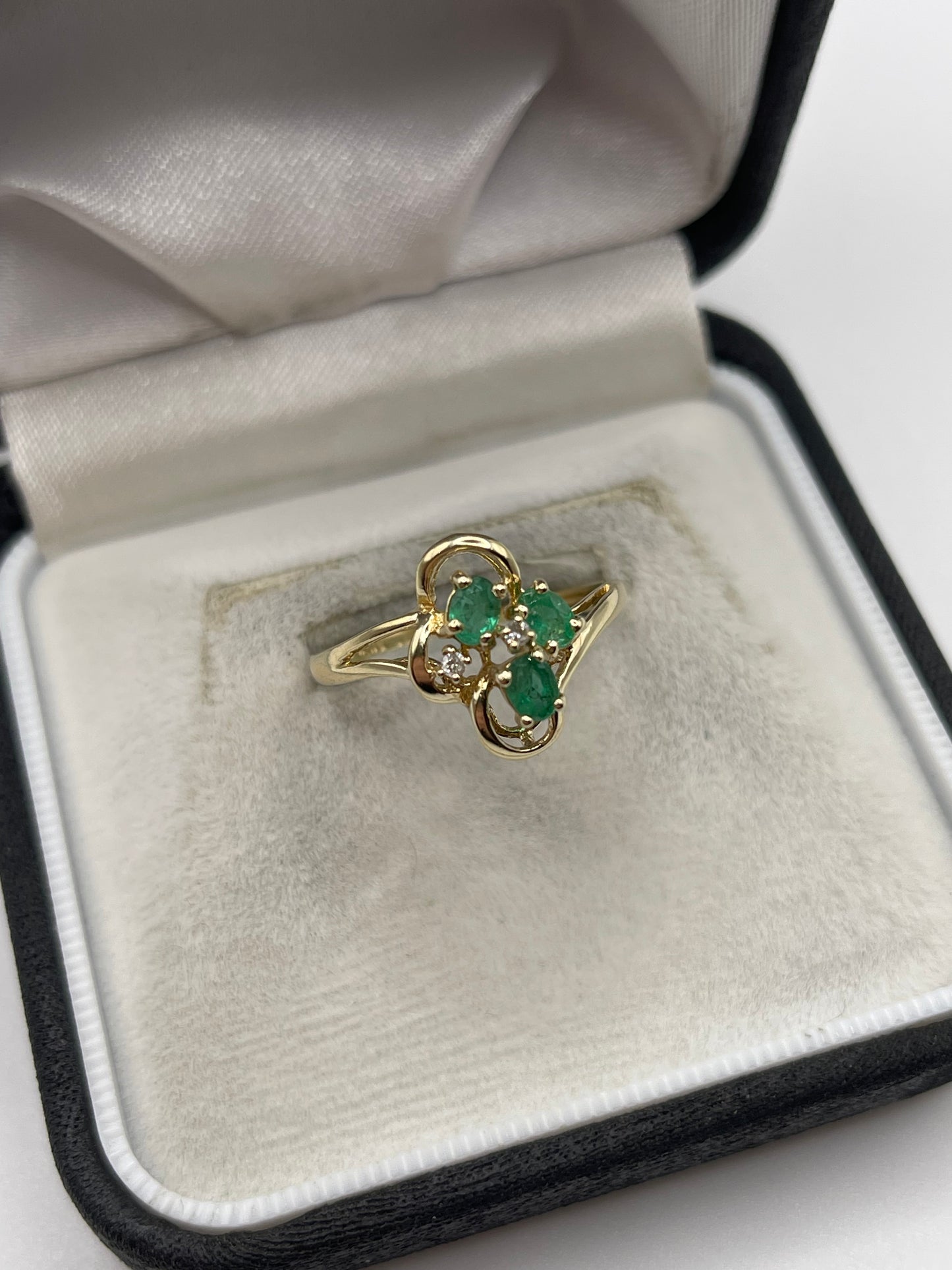 9ct gold emerald and diamond ring