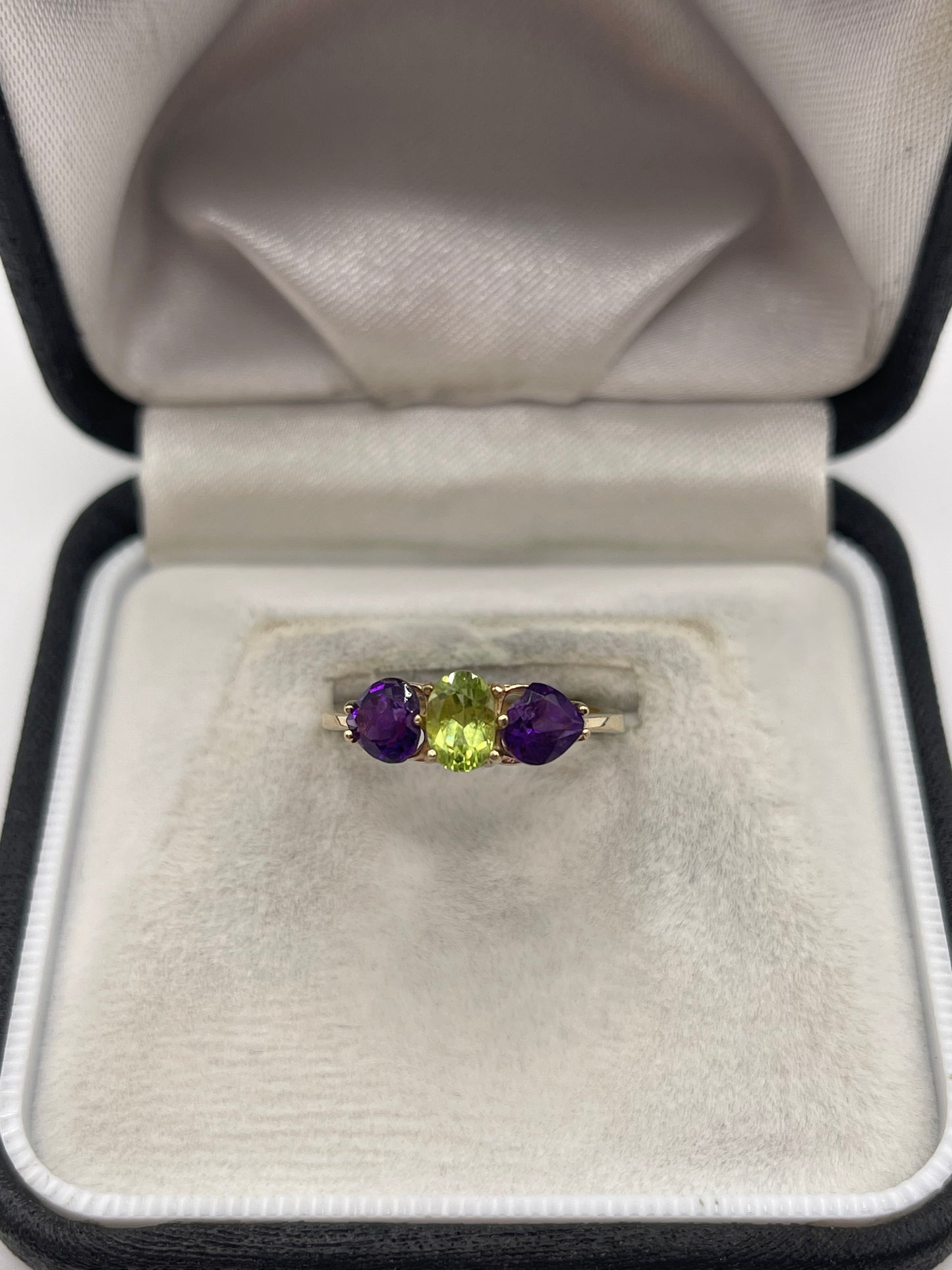9ct gold peridot and amethyst ring