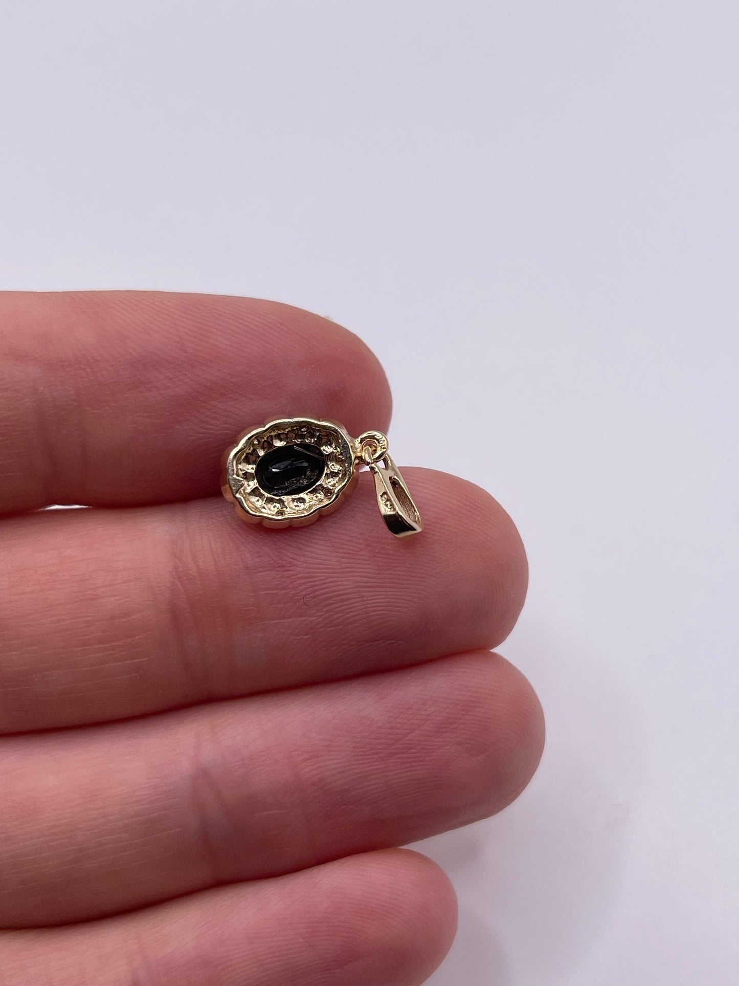 9ct gold sapphire and diamond pendant