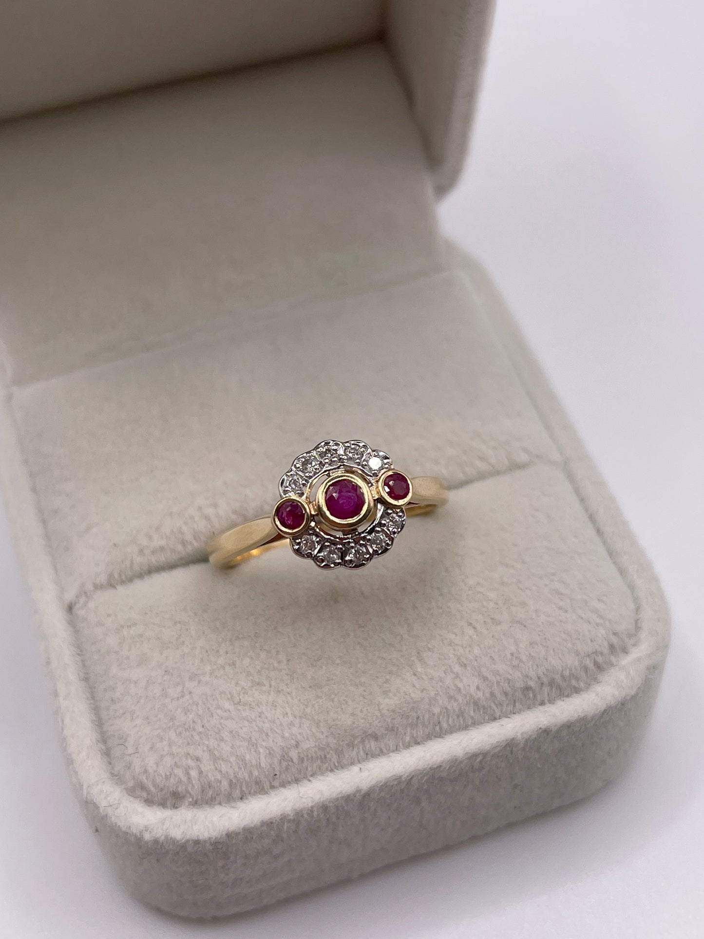 14ct gold ruby and diamond ring