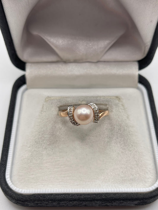9ct rose gold pearl and diamond ring