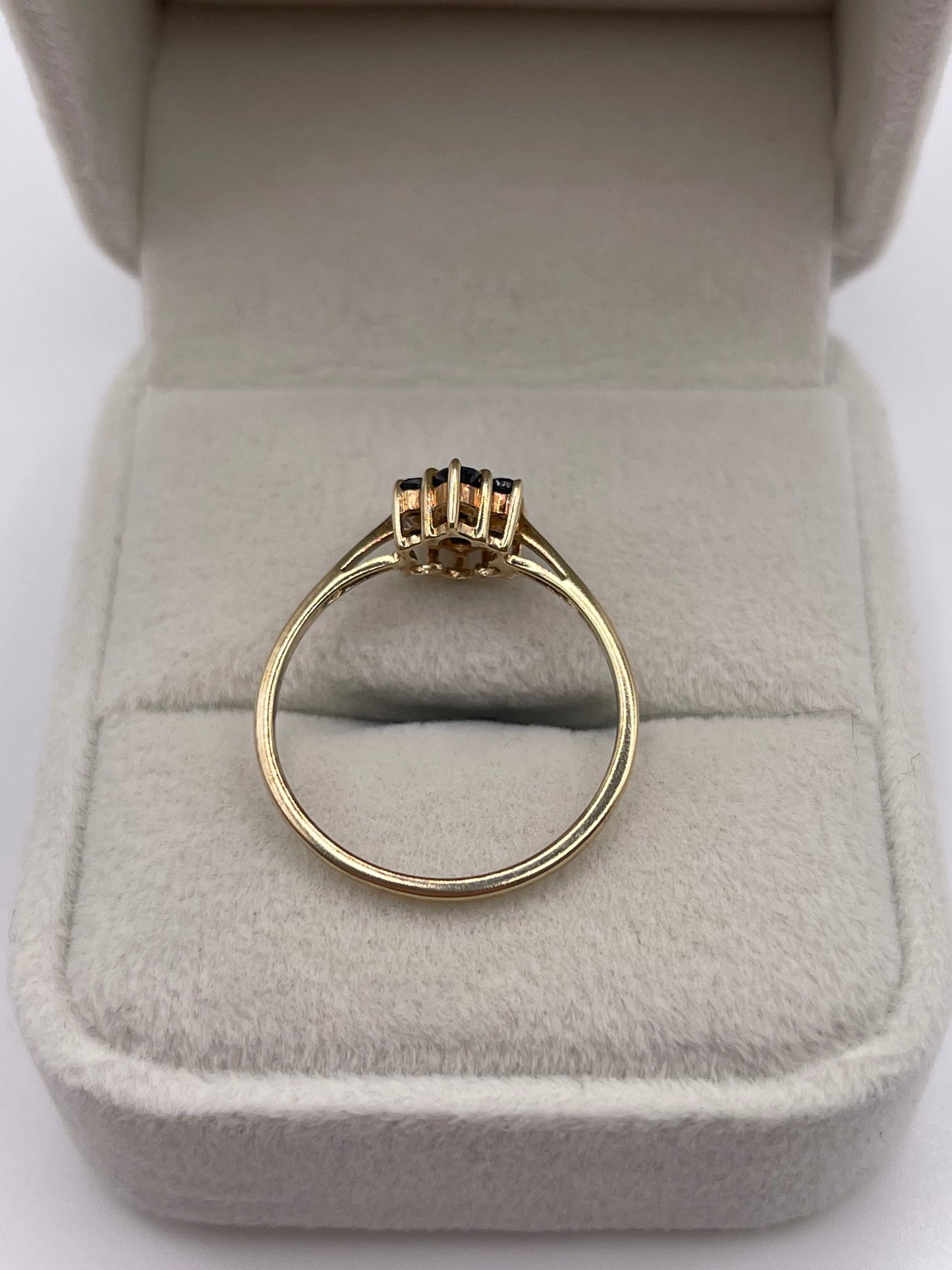 9ct gold sapphire and diamond ring