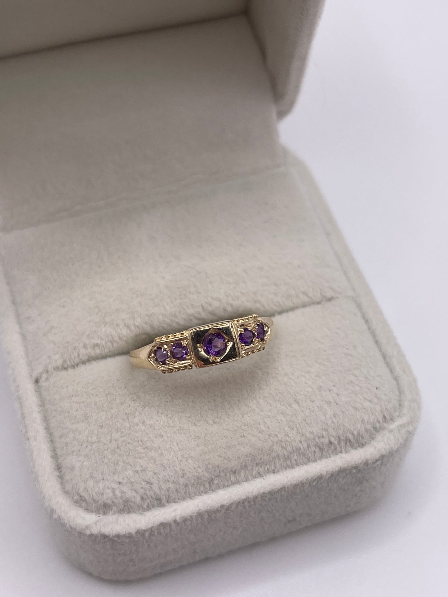 9ct gold amethyst ring