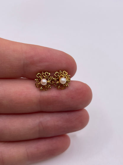 9ct gold pearl earrings