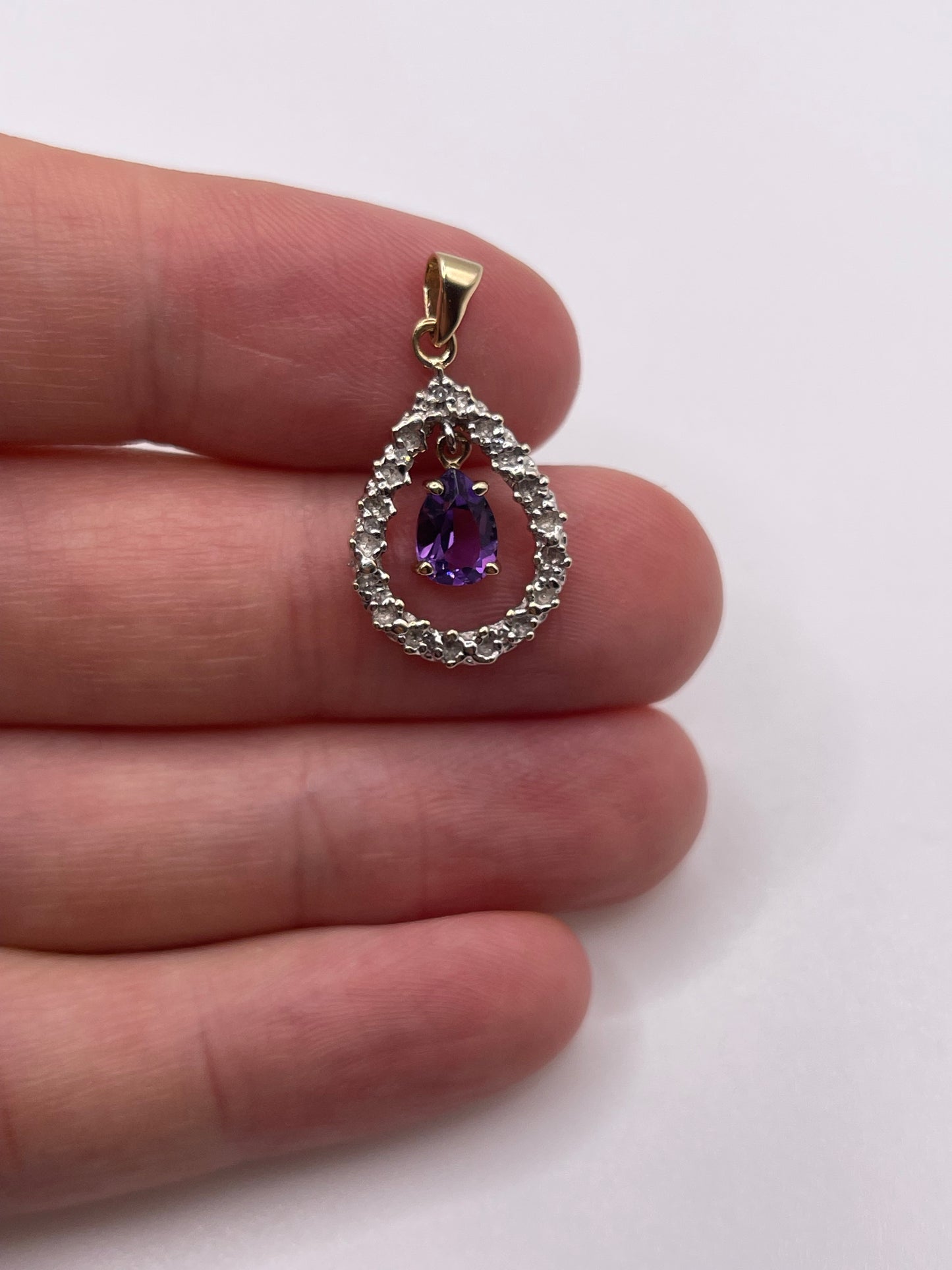9ct gold amethyst and diamond pendant