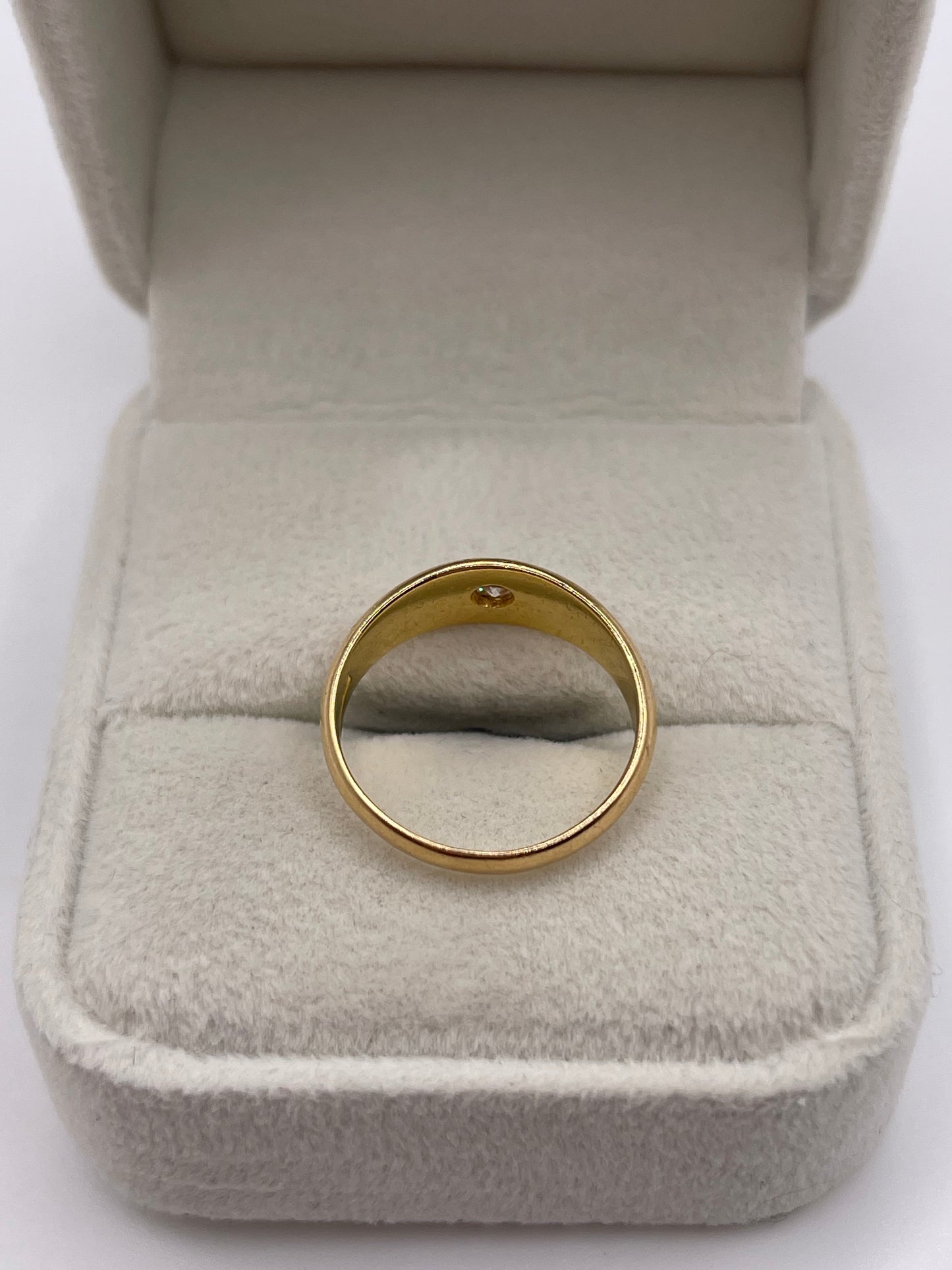 Antique 18ct gold diamond gypsy ring